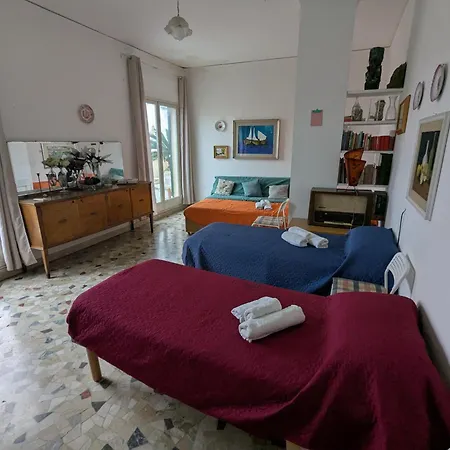 Maqueda Homestay szállás *